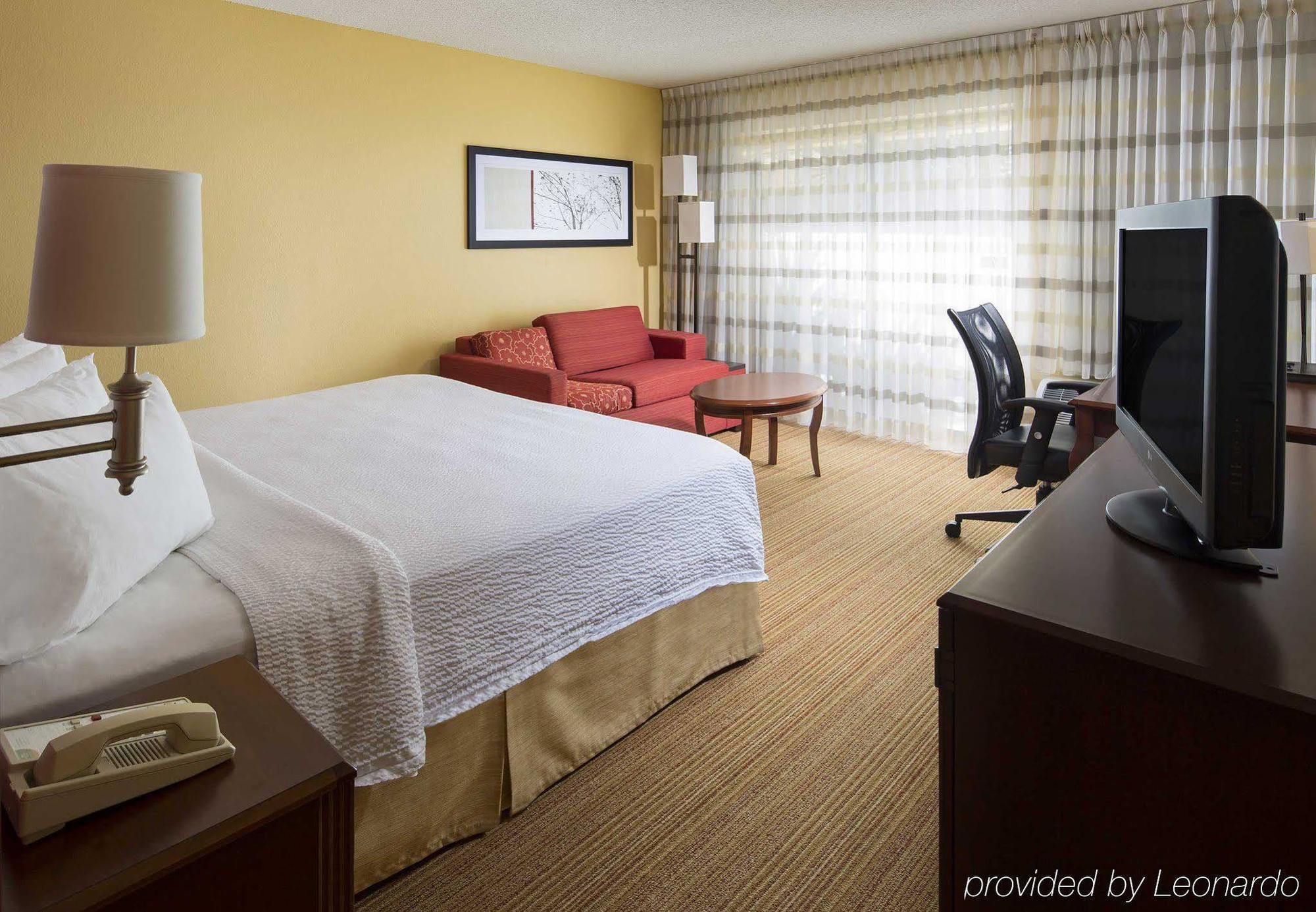 Отель Courtyard By Marriott Daytona Beach Speedway/Airport Экстерьер фото